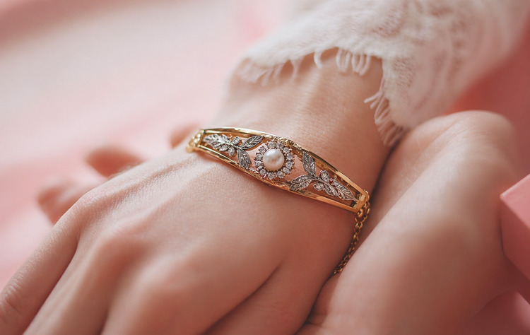 Armschmuck