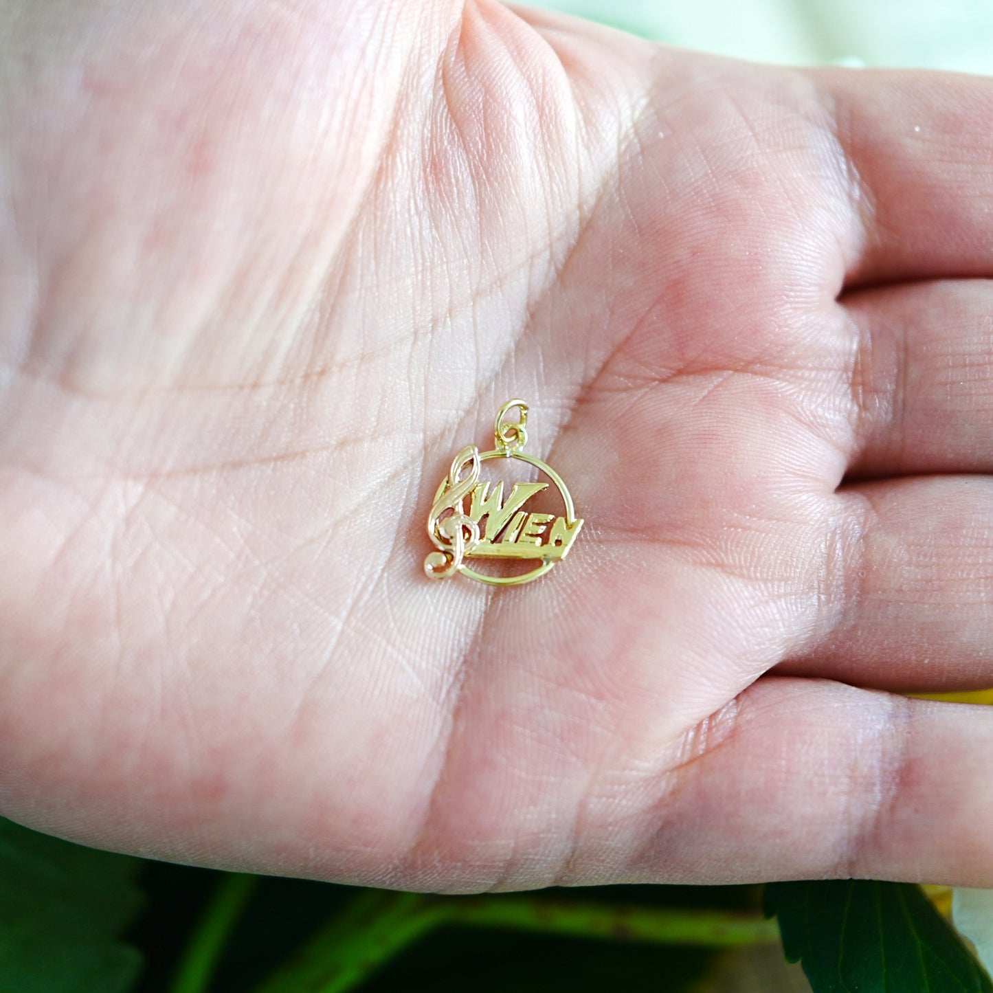 Vintage Notenschlüssel Anhänger „Wien“ in 585 Gold | VINTAGE SISSI