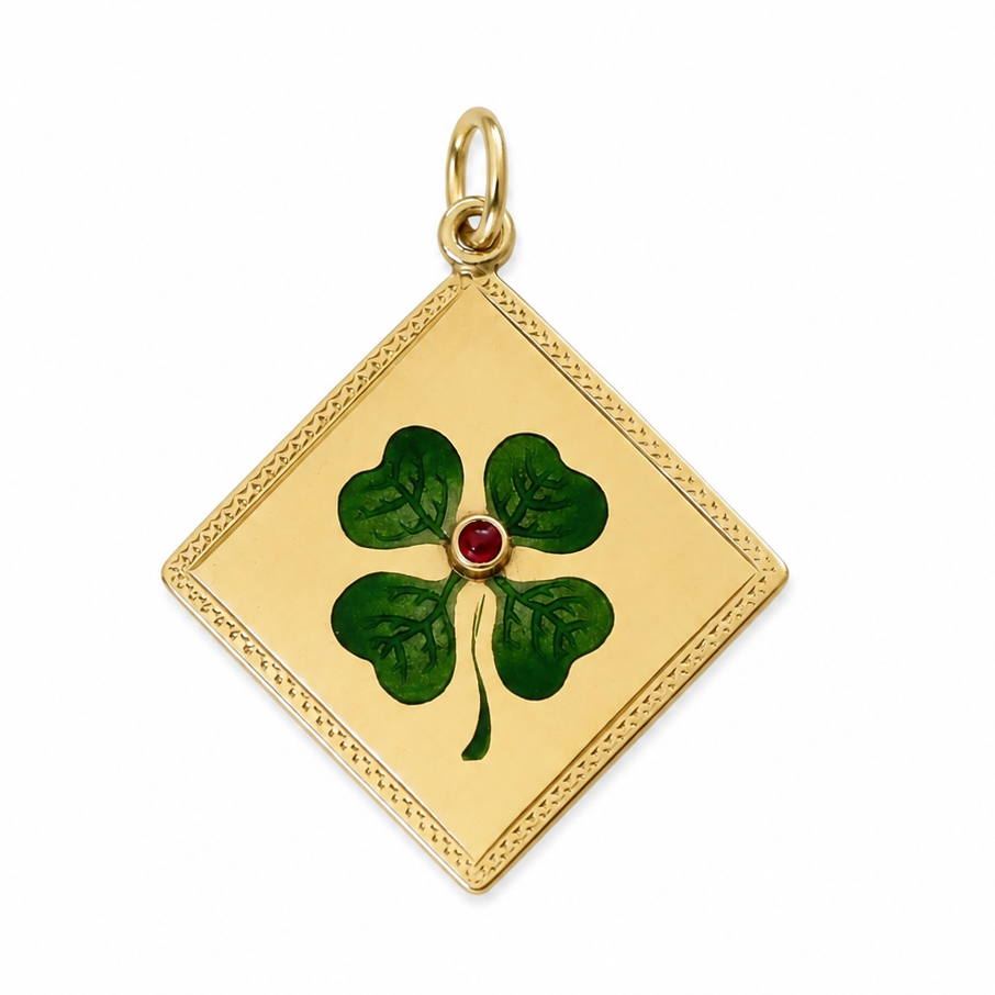 massiver Kleeblatt-Anhänger mit Emaille und Rubin in 14 Karat Gold | Wiener Jugendstil um 1900–1915 | VINTAGE SISSI