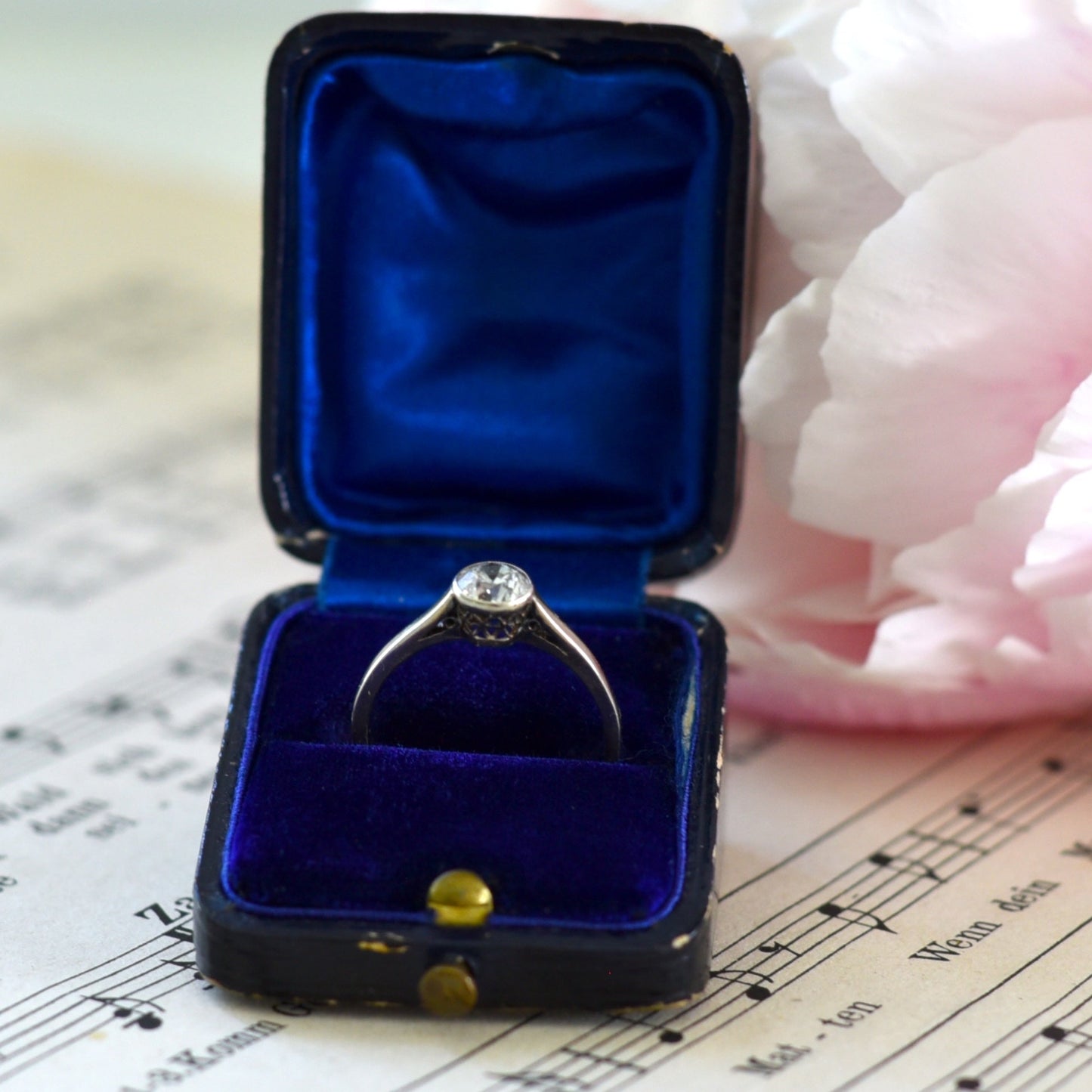 schöner Altschliff Solitär Diamantring 0,50 ct Weißgold 585 - Wien 1920