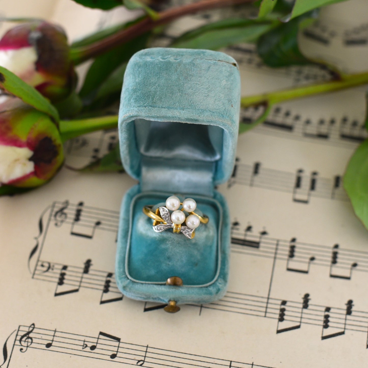 Eleganter Bicolor-Perlenring mit Brillanten aus 750 Gold