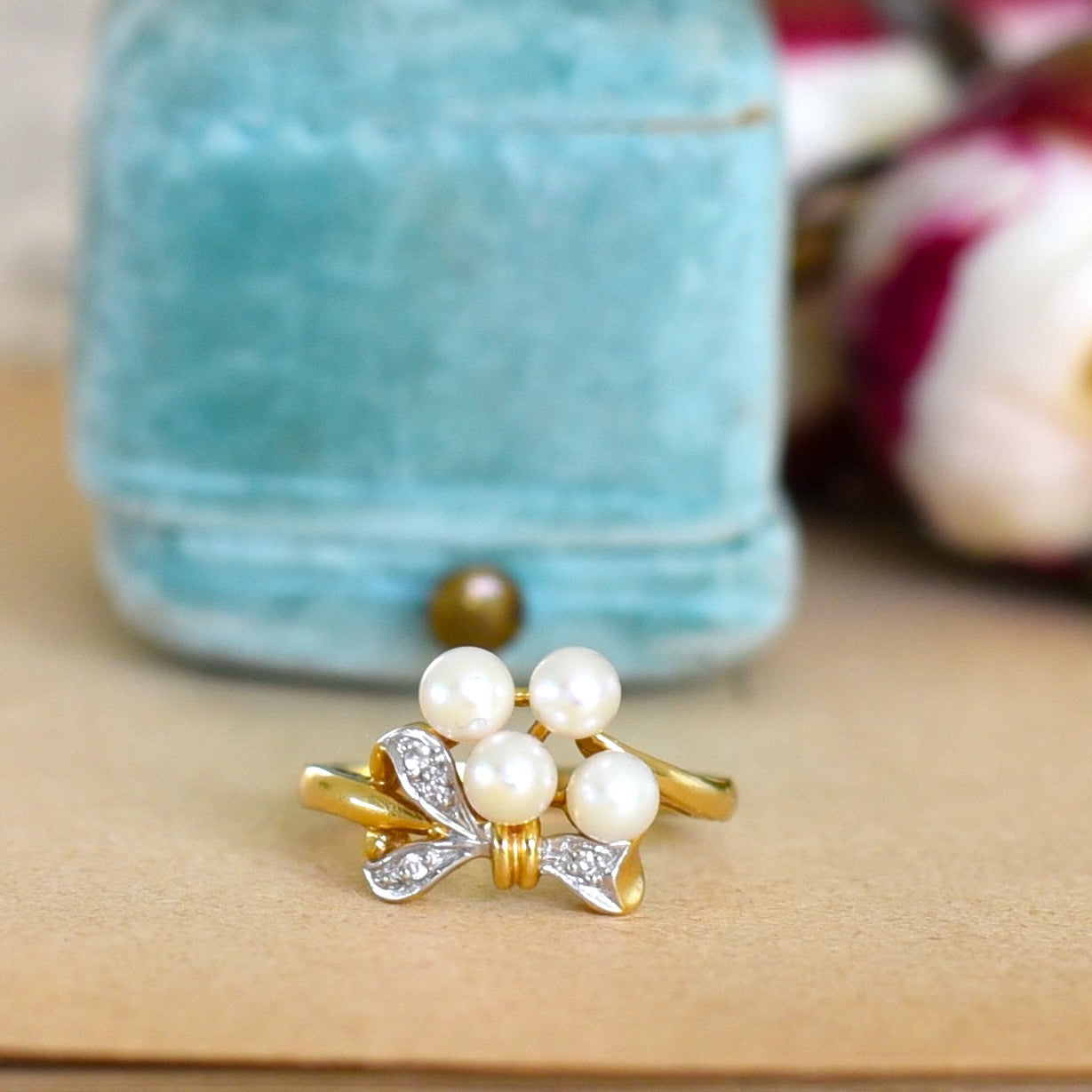 Eleganter Bicolor-Perlenring mit Brillanten aus 750 Gold