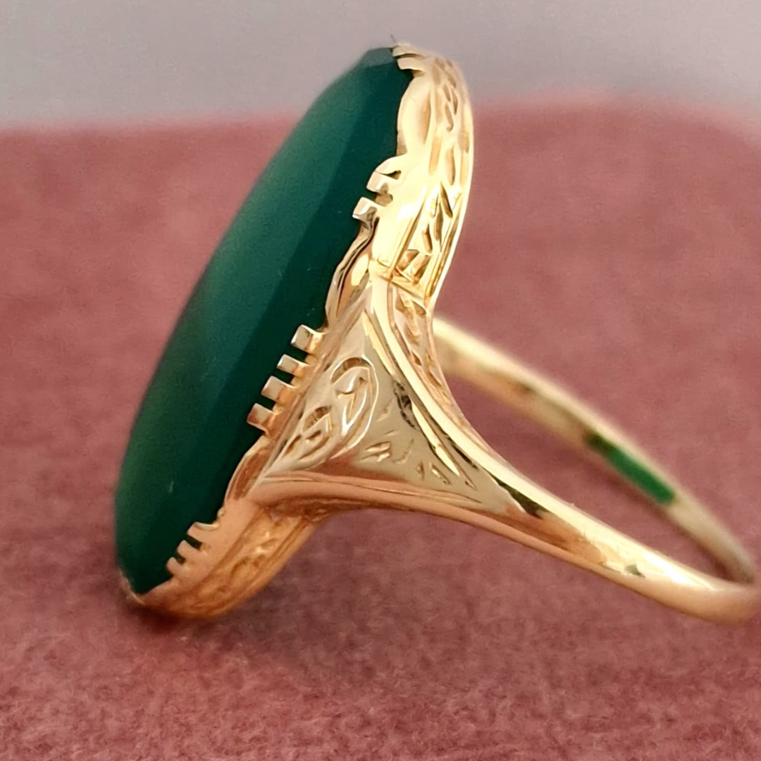 Antiker Chrysoprasring aus 585 Gold – Art Déco / Mid-Century um 1940–1960