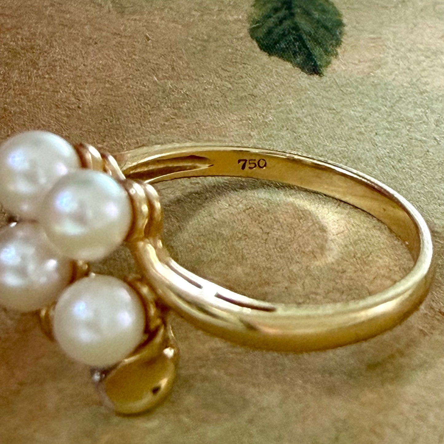 Eleganter Bicolor-Perlenring mit Brillanten aus 750 Gold