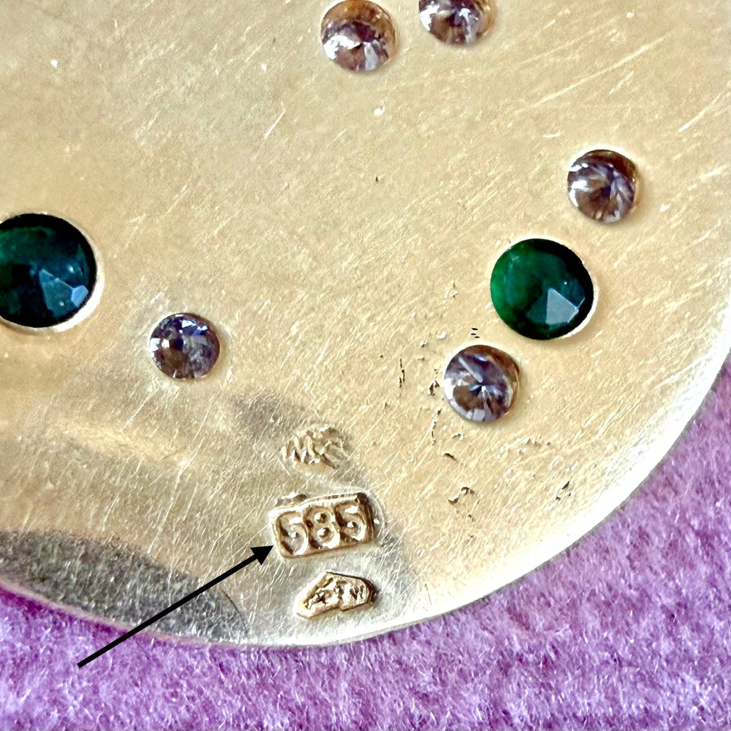 Massiver Vintage-Anhänger aus 585 Gold mit Rubin, Smaragden & Diamanten | Österreich | VINTAGE SISSI