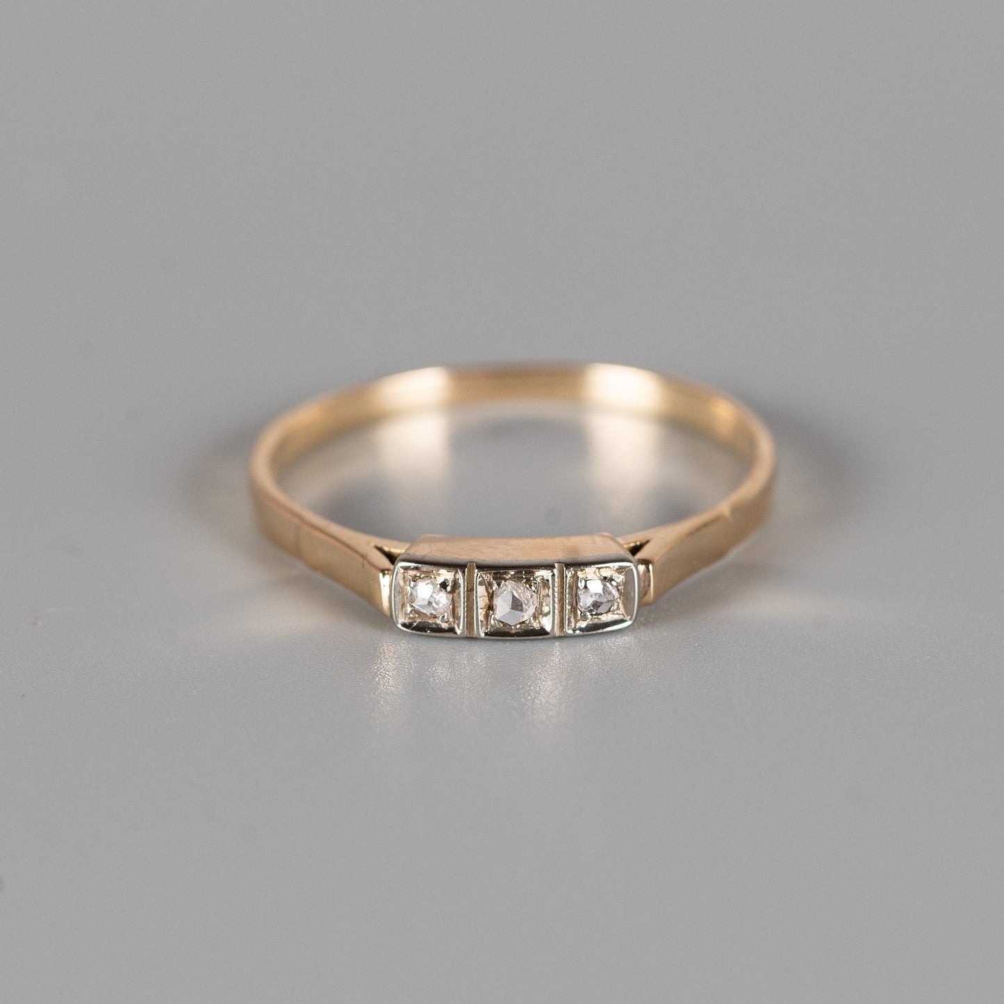Antiker Jugendstil-Ring aus 585 Gold mit 3 Rosenschliff-Diamanten | Wien um 1900–1920