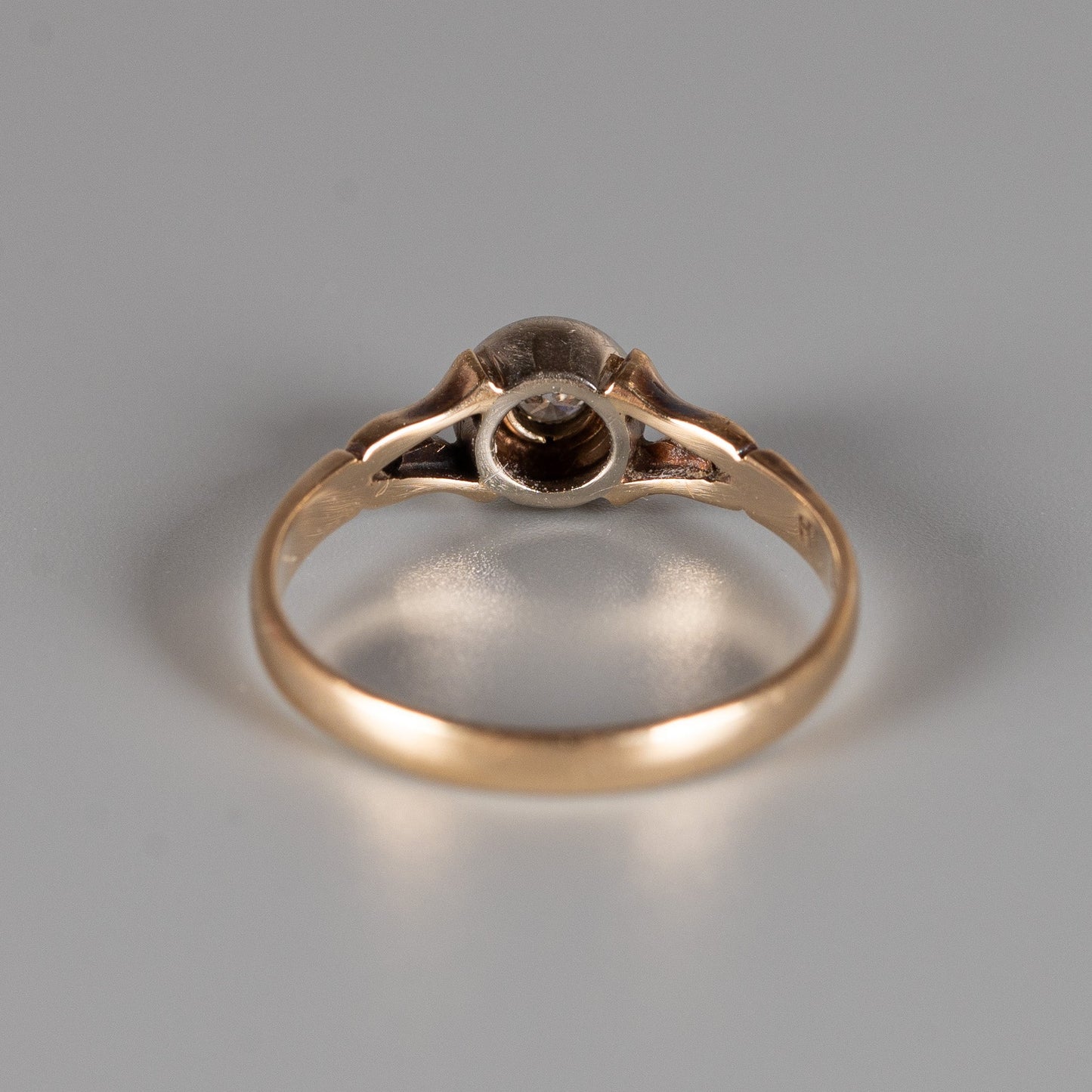 Antiker Diamantring mit Altschliff-Diamant in 585 Gold – Jugendstil bis frühe Art Déco Zeit