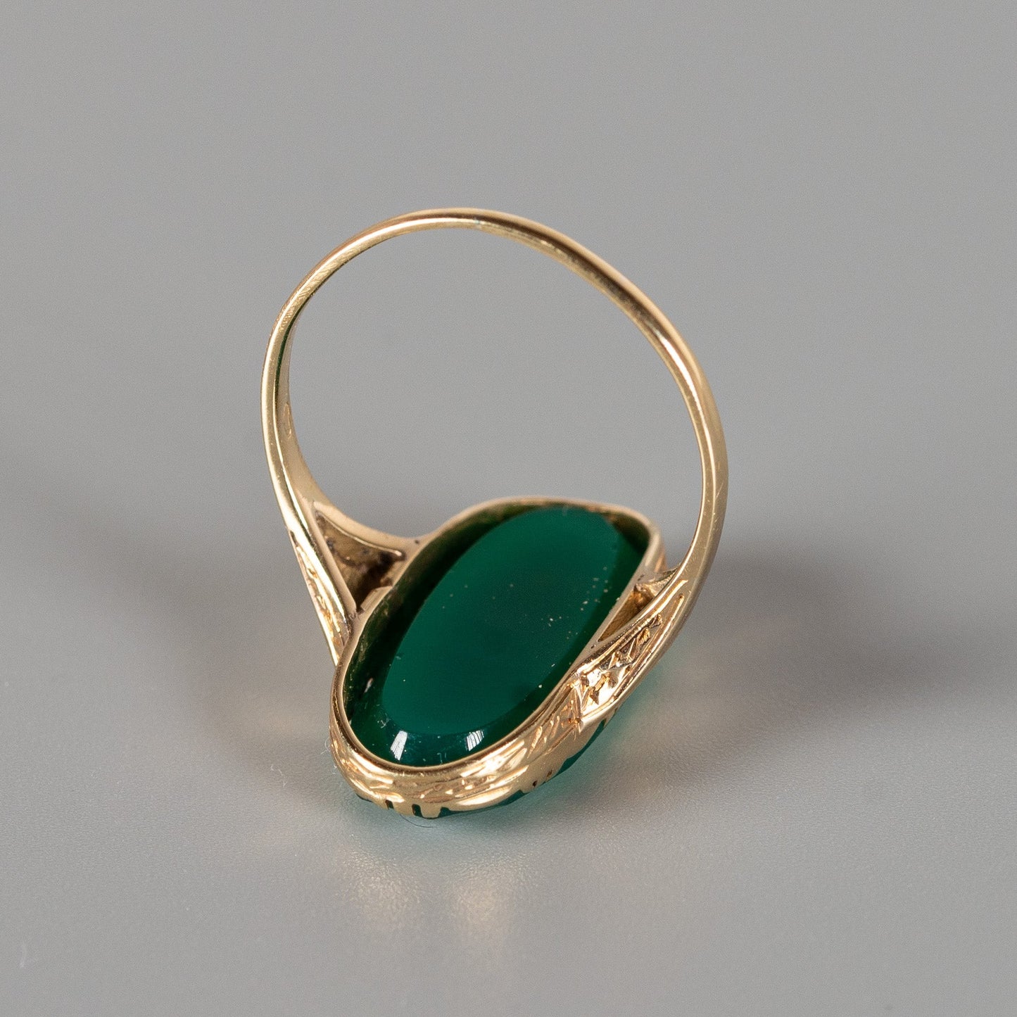 Antiker Chrysoprasring aus 585 Gold – Art Déco / Mid-Century um 1940–1960