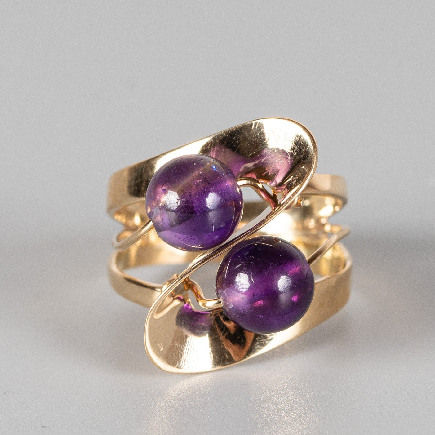 Massiver Vintage Cocktail-Ring mit Amethyst-Kugeln in 14 Karat Gold | VINTAGE SISSI