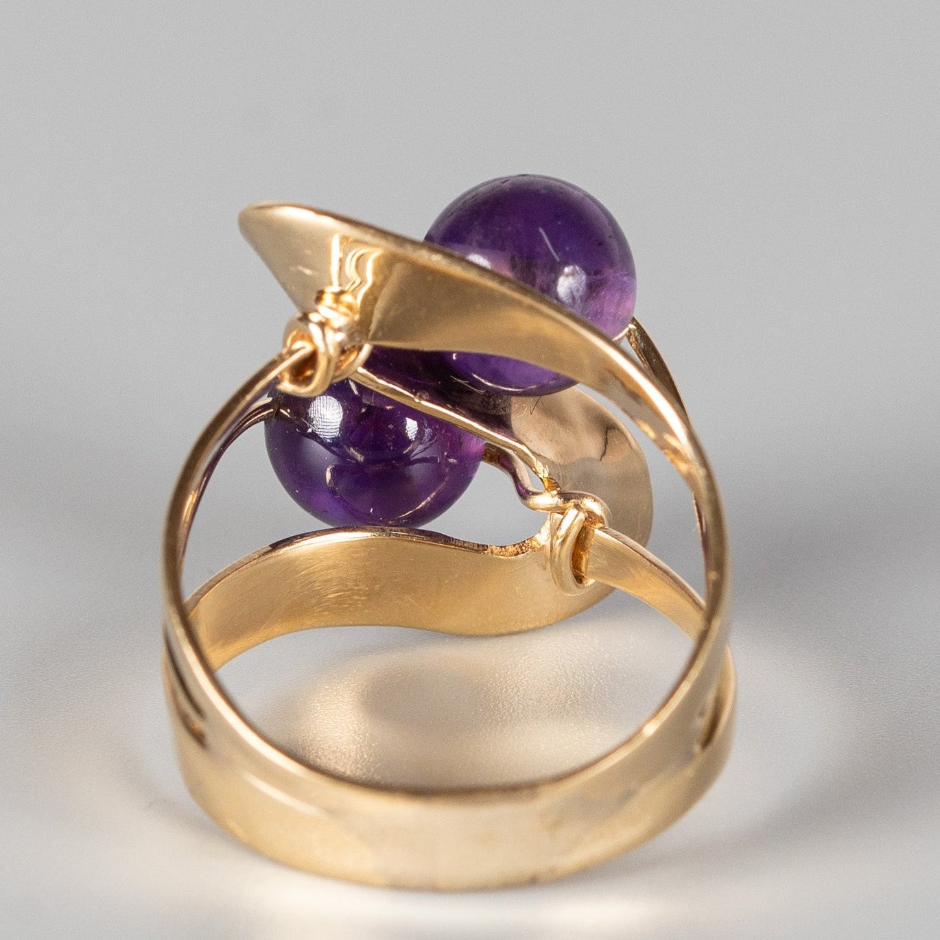 Massiver Vintage Cocktail-Ring mit Amethyst-Kugeln in 14 Karat Gold | VINTAGE SISSI