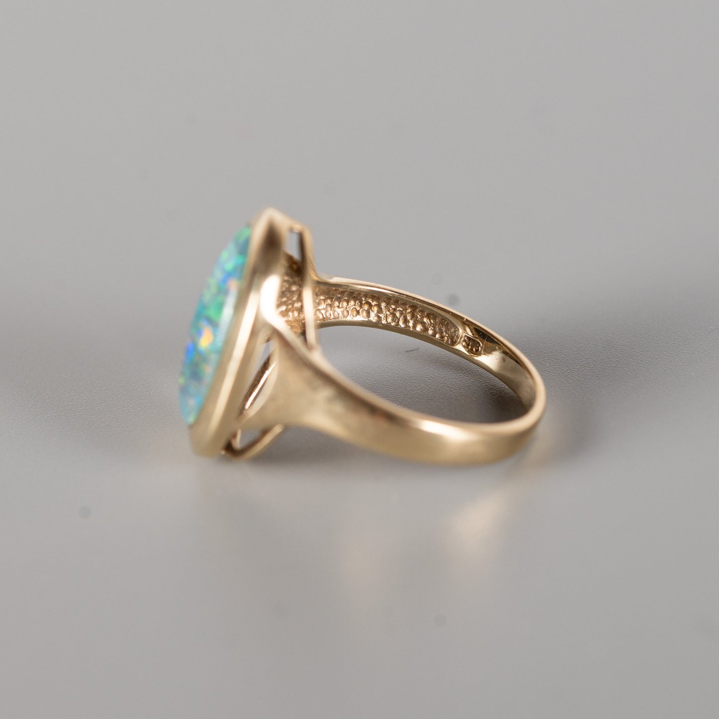 Vintage-Ring mit Opal-Mosaik – 375 Gold (9 Karat)